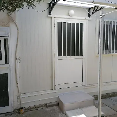 Lägenhet Entire Prefabricated Garden Flat 1350m From Beach *